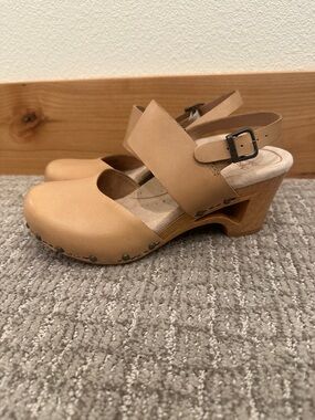 Dansko Tan Leather Clog Sandals with Buckle Strap